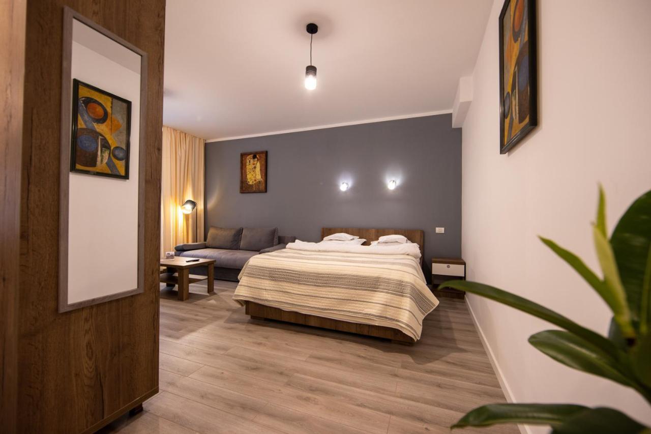 Central Place Apartment Timisoara 2 Bagian luar foto